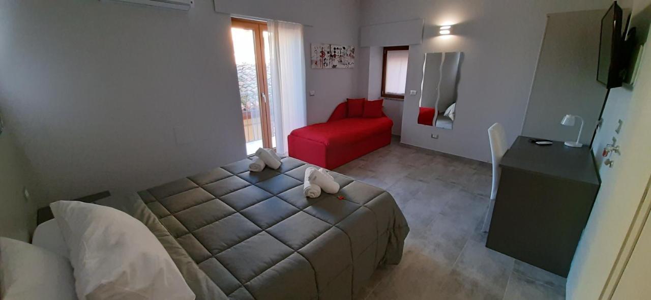 Donjon Suite Centro Storico Кастельбуоно Экстерьер фото